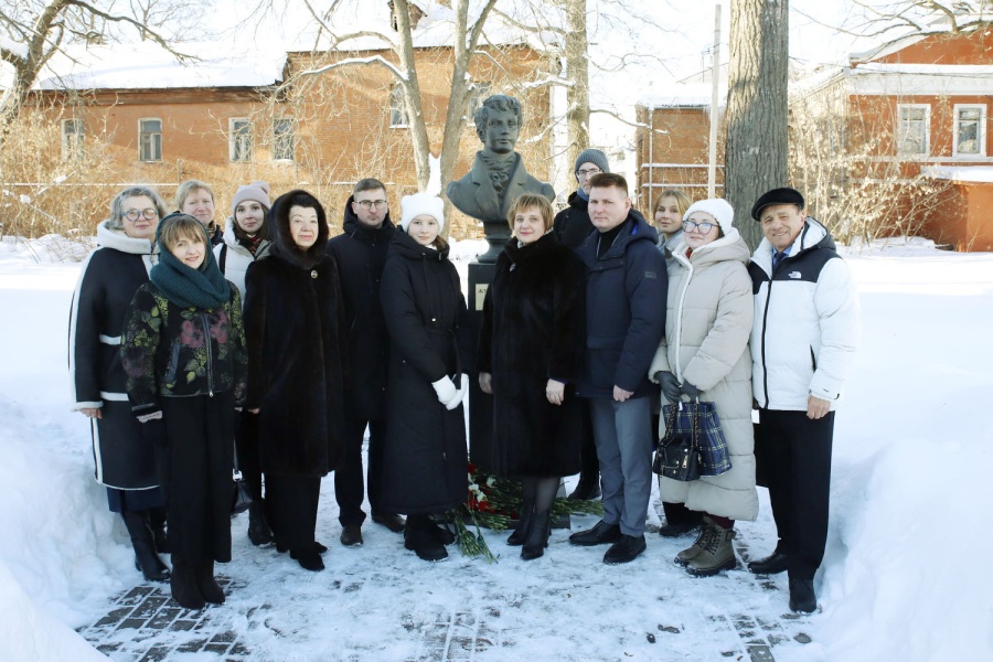 Жуковскому — честь, юным талантам — премия