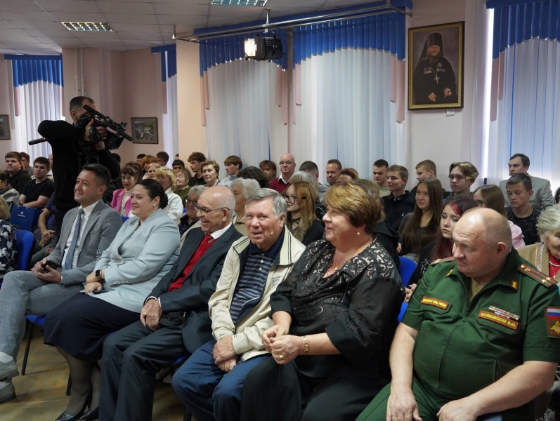 «На переломе двух веков»: в Новомосковске представили мемуары почётного гражданина города