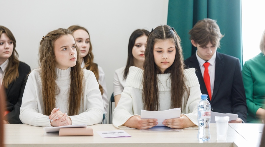 Юные мыслители в Ясной Поляне.