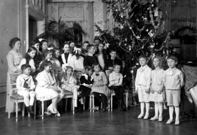 Праздничные развлечения.