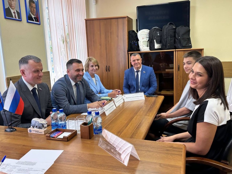 Ну будем гадать на кофейной гуще.