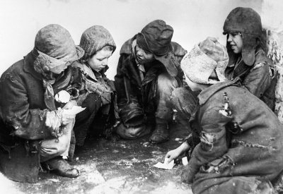 У беспризорных.