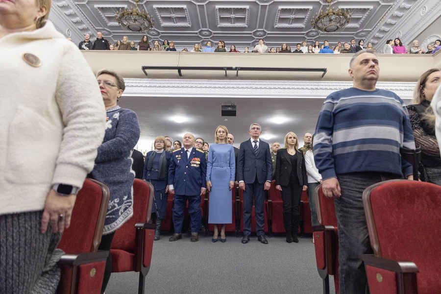 Семьям — честь и поклон