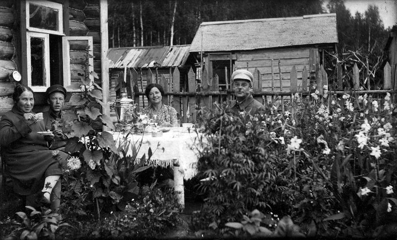 На отдыхе. День в „Ясной“.