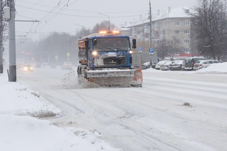 Вьюги враждебные веют над нами