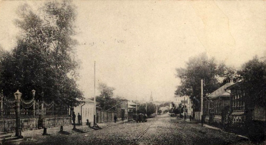 На окраине (очерк).