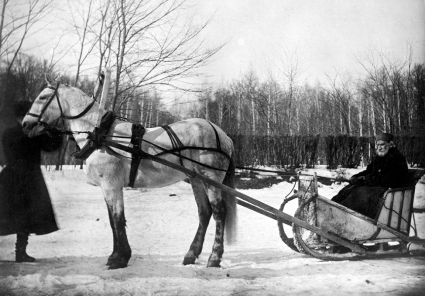 К пребыванию Л. Н. Толстого в Туле.