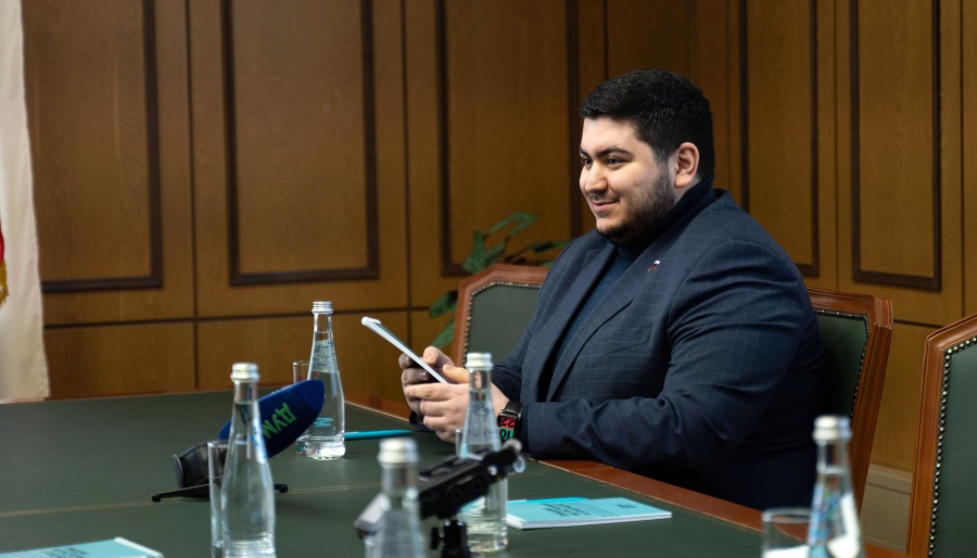 Депутат встревожен ожирением — не своим, а детским!