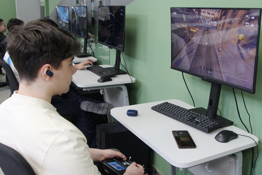 Гонки дронов и битва за точность.