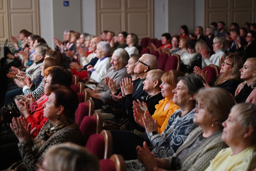 «Серебряные струны» объединили мастеров народной музыки в Туле
